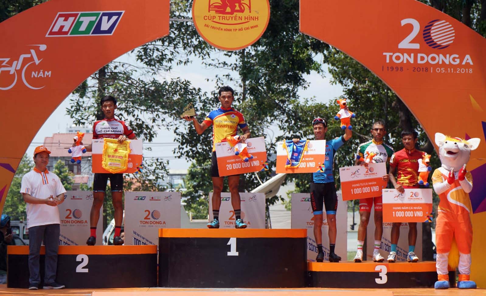 Ali Khademi chiem hang nhi ca nhan anh 1