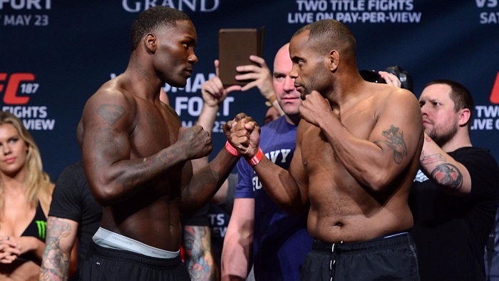 Tran dau giua Daniel Cormier va Anthony Johnson. hinh anh