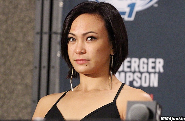 UFC on Fox 24: Nguoi dep dai chien anh 2