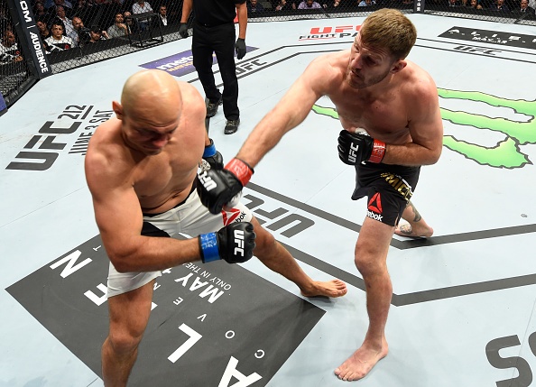 UFC 211: Nha vo dich cho ke thach dau do van anh 6