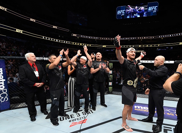 UFC 211: Nha vo dich cho ke thach dau do van anh 9