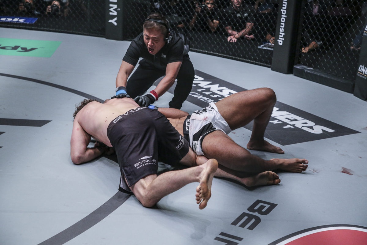 One Championship 55: Angela Lee chien thang anh 11