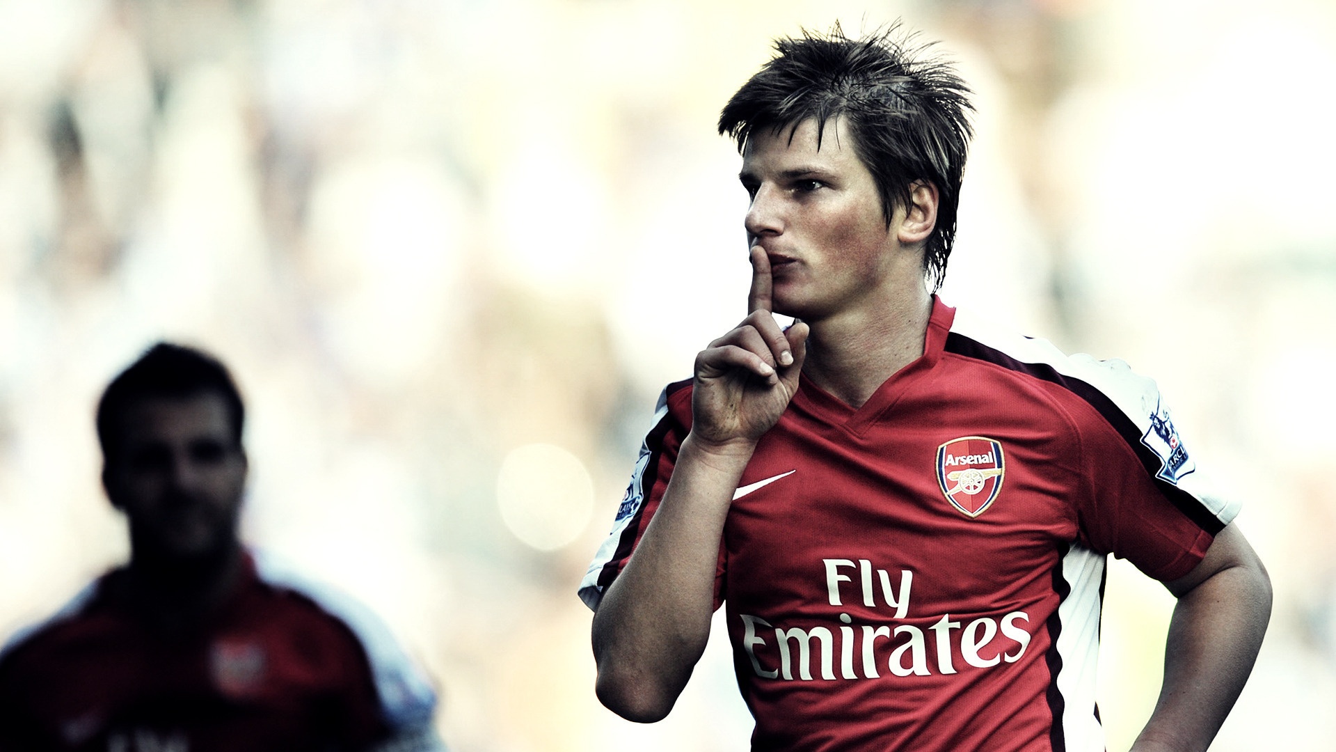 Andrey Arshavin - tai nang thien bam bi bo phi boi su luoi nhac hinh anh