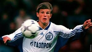 Andrey Arshavin tai nang bi bo phi anh 2