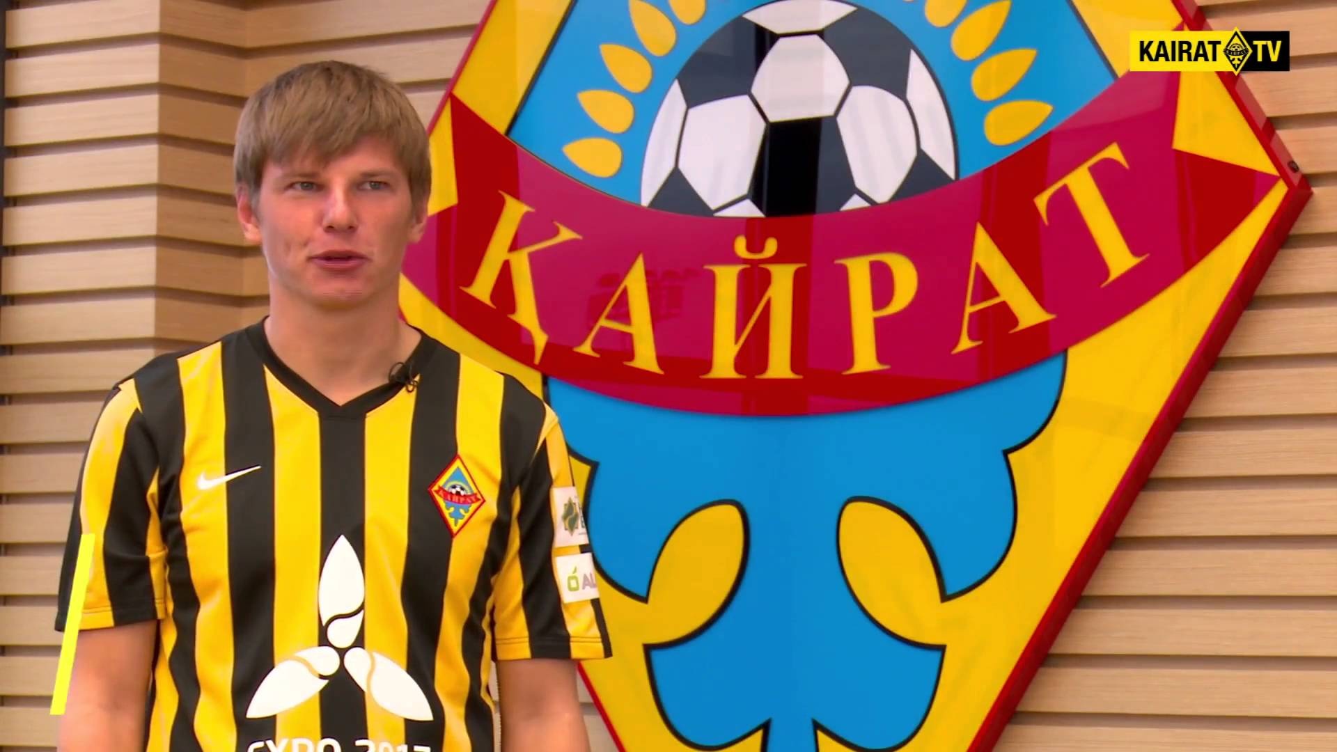 Andrey Arshavin tai nang bi bo phi anh 4