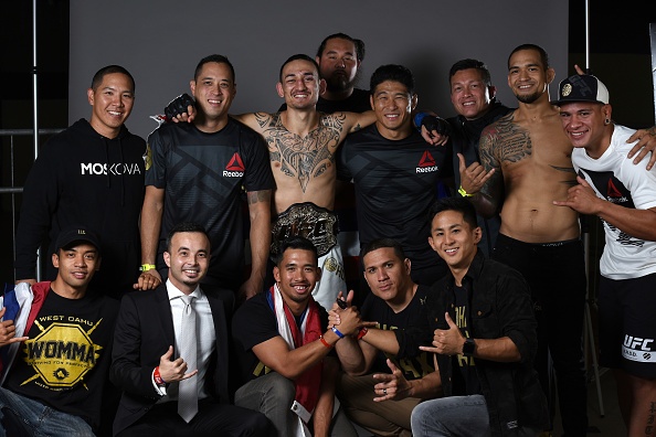 UFC 212: Thua dau Max Holloway,  nha vo dich Jose Aldo bat khoc anh 11