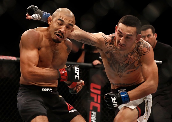 Tran dau giua Jose Aldo va Max Holloway hinh anh