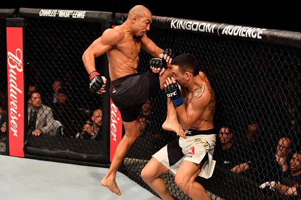 UFC 212: Thua dau Max Holloway,  nha vo dich Jose Aldo bat khoc anh 5