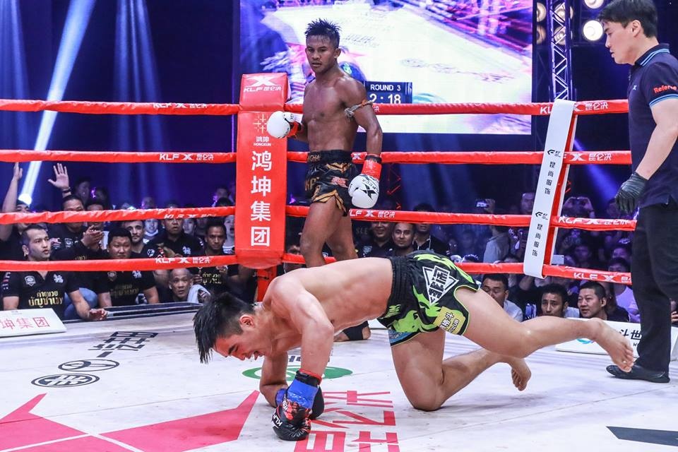 Kunlun Fight: 'Thanh Muay Thai' Buakaw ha dep vo si Trung Quoc lan 2 hinh anh