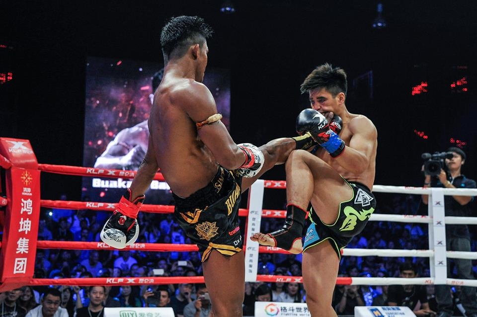 Buakaw đánh bại Lingfeng ảnh 2 Buakaw danh bai Lingfeng anh 2