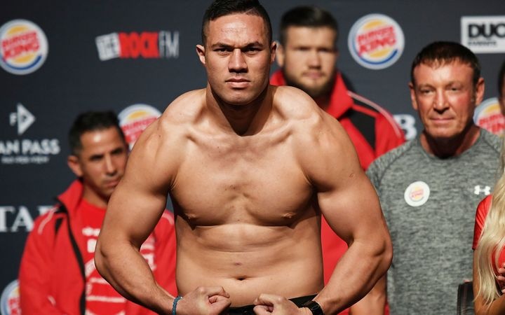 Heavyweight la hang can dang xem nhat anh 3