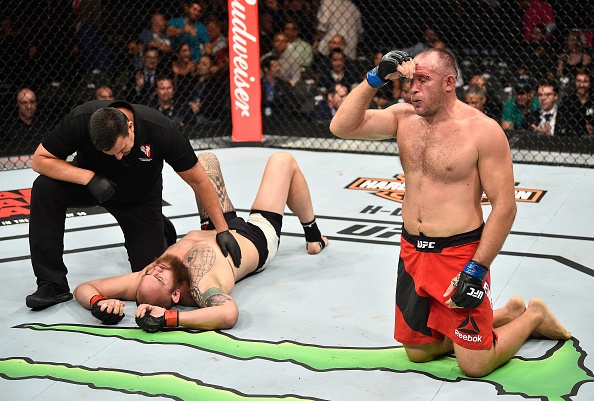 UFC 213: Chien thang gay can cua Robert Whittaker anh 13