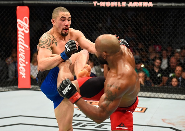 UFC 213: Chien thang gay can cua Robert Whittaker anh 8