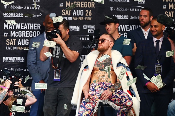 Hop bao Mayweather va McGregor: Xung danh tro he hinh anh