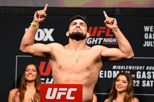 UFC on Fox 25: Chris Weidman tro lai an tuong anh 3