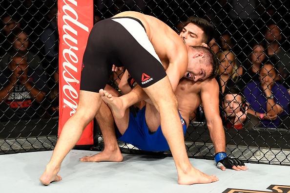 UFC on Fox 25: Chris Weidman tro lai an tuong anh 6