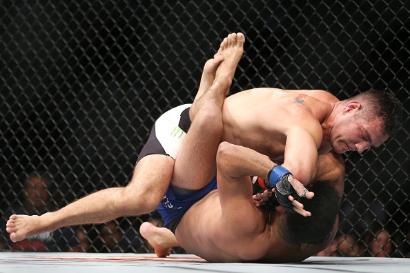 UFC on Fox 25: Chris Weidman tro lai an tuong anh 7