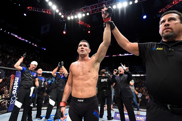 UFC on Fox 25: Chris Weidman tro lai an tuong anh 9