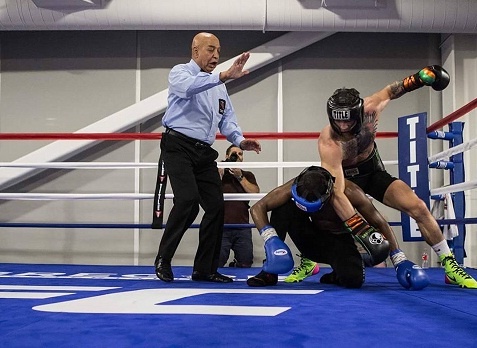 Conor McGregor danh theo luat MMA khi dau tap boxing hinh anh