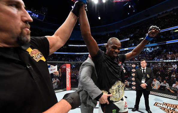 UFC 214: Jon Jones gianh lai dai anh 1