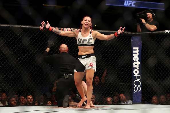 UFC 214: Jon Jones gianh lai dai anh 14