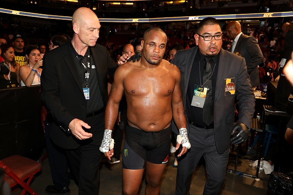 Hinh anh cua Daniel Cormier sau that bai truoc Jon Jones hinh anh