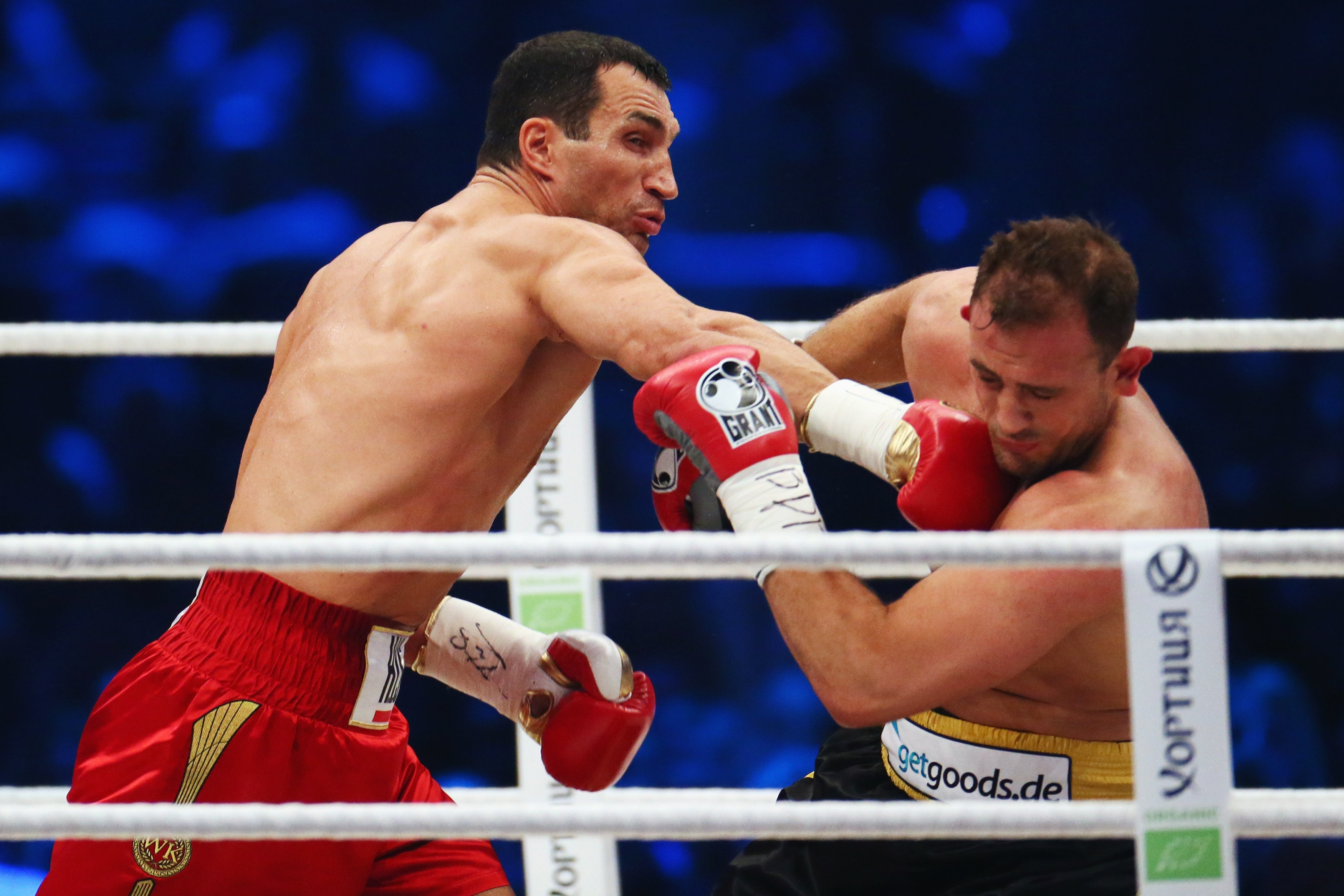 Top 5 pha knock-out cua Wladimir Klitschko hinh anh