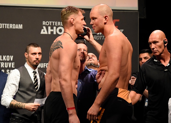 UFC FN 115: Ga khong lo 2m13 thua tran anh 1