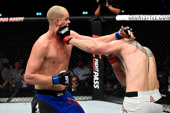 UFC FN 115: Ga khong lo 2m13 thua tran anh 3