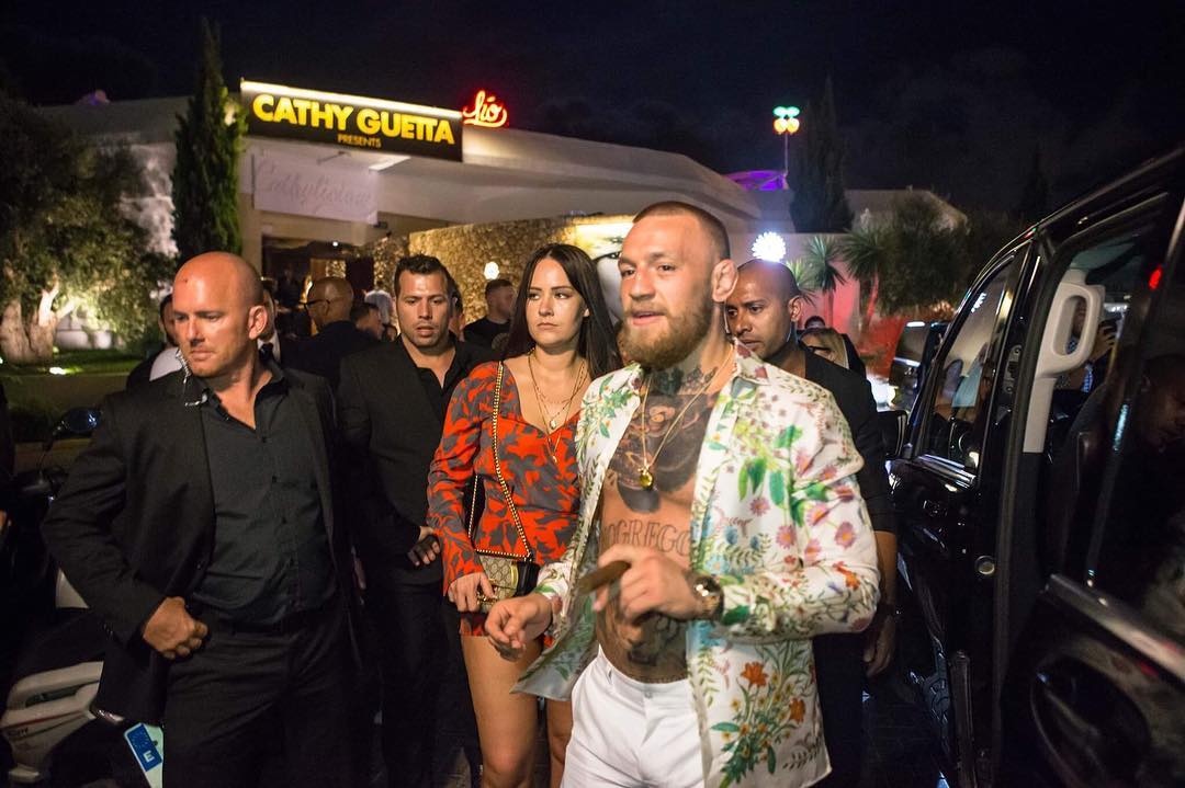 McGregor nghi duong anh 5