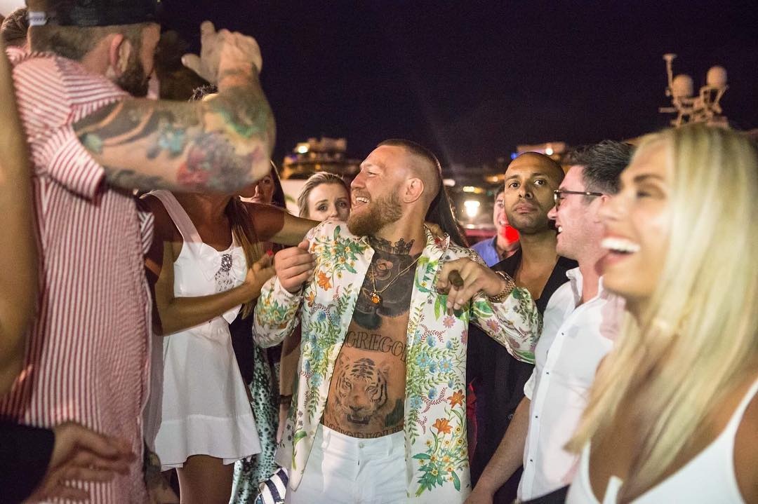 McGregor nghi duong anh 8