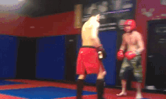 Thach dau vo si MMA chuyen nghiep, tay dam bat bai nhan cai ket dang hinh anh
