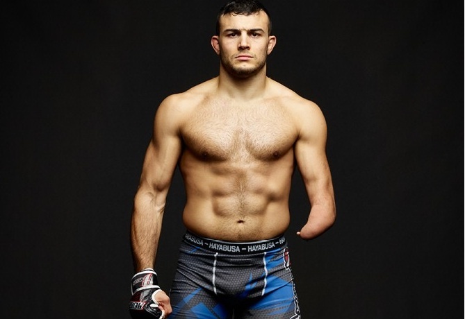 Nick Newell: Cau chuyen kho tin ve nha vo dich MMA bi cut tay hinh anh