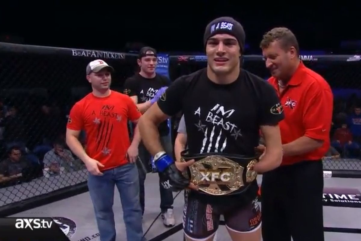 Khoanh khac xuc dong khi vo si Nick Newell tro thanh nha vo dich hinh anh