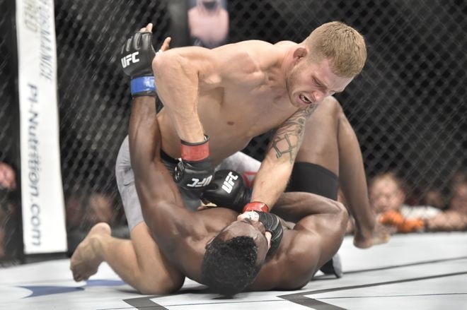 Vo si chien thang du bi knock-out anh 1