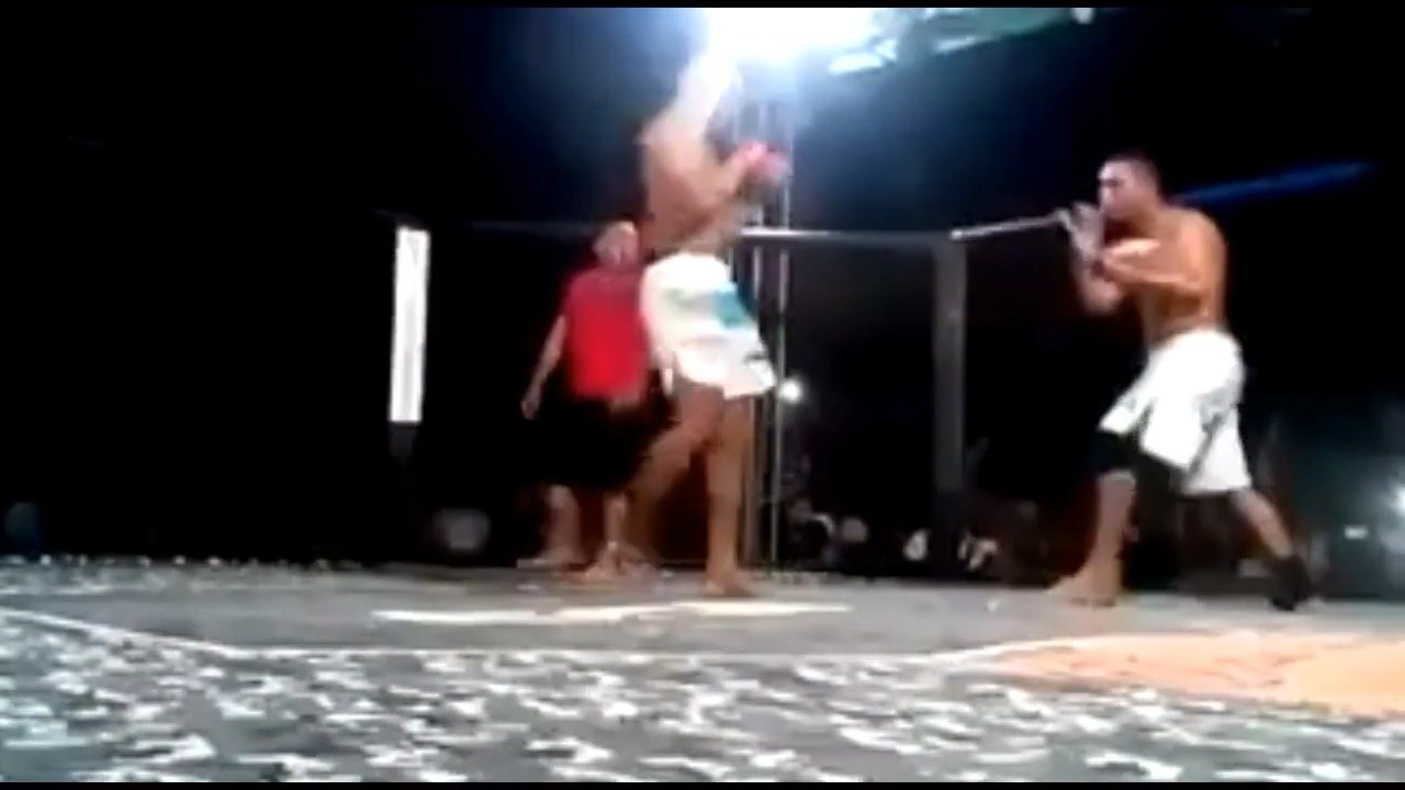 Au da no ra vi quyet dinh cham chap cua trong tai hinh anh