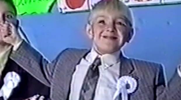 Cau be Conor McGegor nhay trong mot buoi le nam 7 tuoi hinh anh