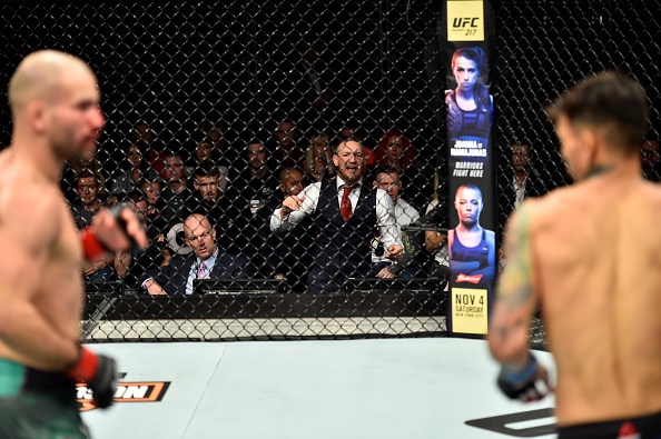 McGregor phat ngon gay soc,  lam tran dau bi gian doan anh 1