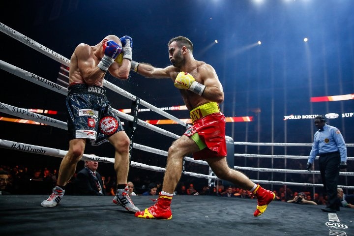 Murat Gassiev knock-out doi thu,  giu dai IBF anh 5