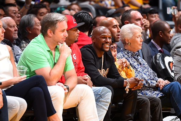 Floyd Mayweather khoe trang suc 'doc' anh 2