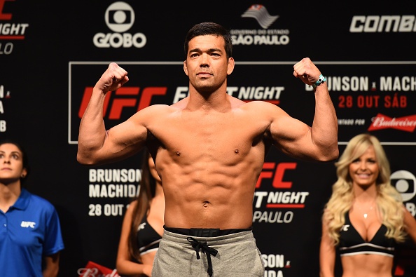 UFC FN 119: Nha vo dich bi dam guc anh 2