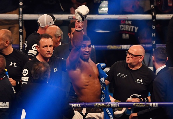 Joshua chien thang Takam sau 10 hiep anh 11