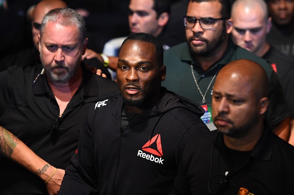 UFC FN 119: Nha vo dich bi dam guc anh 3