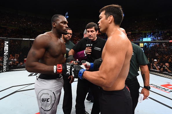 UFC FN 119: Nha vo dich bi dam guc anh 4