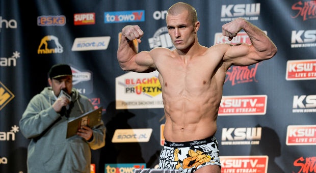 Hai võ sĩ cùng knock-out ảnh 1 Hai vo si cung knock-out anh 1