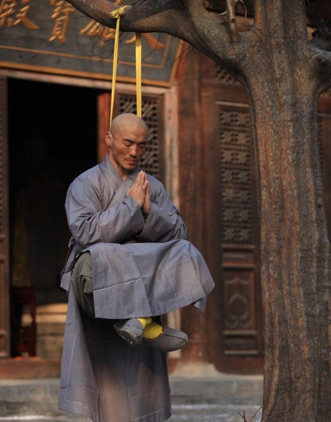 Điếu tử công: Tuyệt kỹ treo cổ luyện công ảnh 2 Dieu tu cong: Tuyet ky treo co luyen cong anh 2