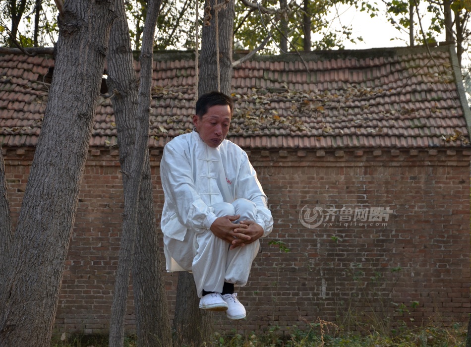 Điếu tử công: Tuyệt kỹ treo cổ luyện công ảnh 1 Dieu tu cong: Tuyet ky treo co luyen cong anh 1