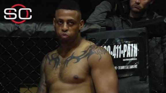 Cuu sao bong bau duc ha guc vo si MMA trong 32 giay hinh anh