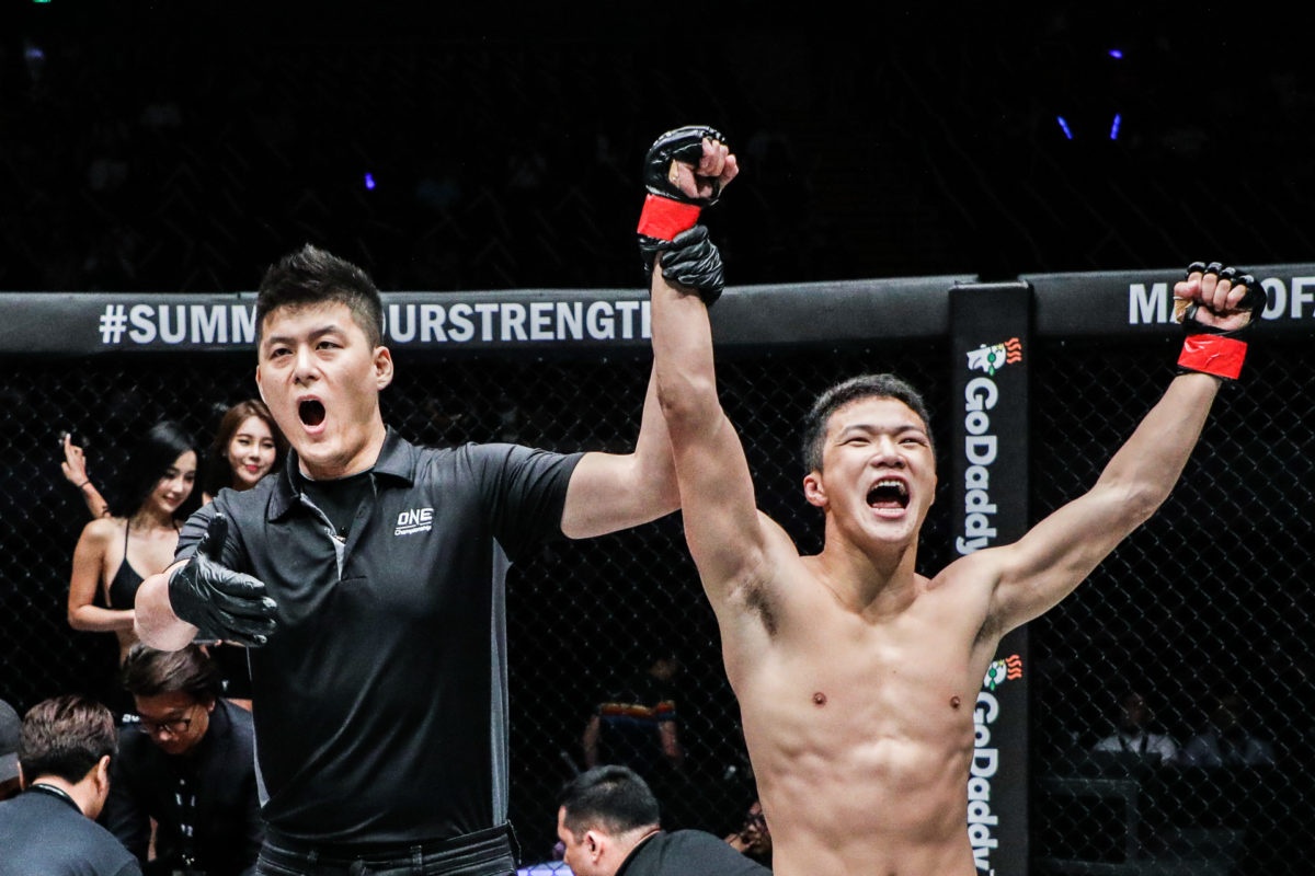 Pha knock-out dep mat cua nha vo dich vat Trung Quoc hinh anh