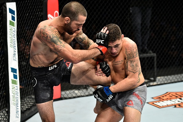 UFC FC 120: Brown knock-out đối thủ bằng đòn chỏ ảnh 4 UFC FC 120: Brown knock-out doi thu bang don cho anh 4